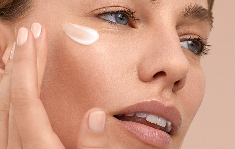 5 things to know before you use retinol around your eyes, according to a  aesthetic doctor